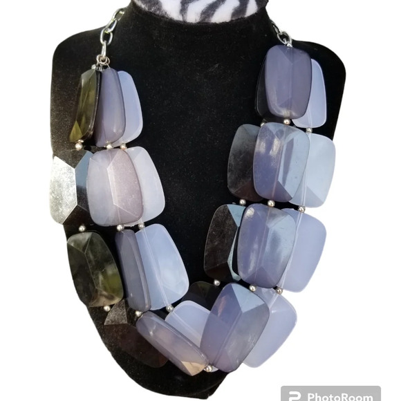 TRI COLORED CHUNKY ACRYLIC LAYERED FASHION NECKLACE - Picture 1 of 5